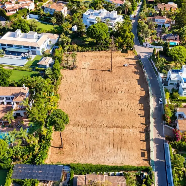 Venta de parcela residencial en Los Monteros