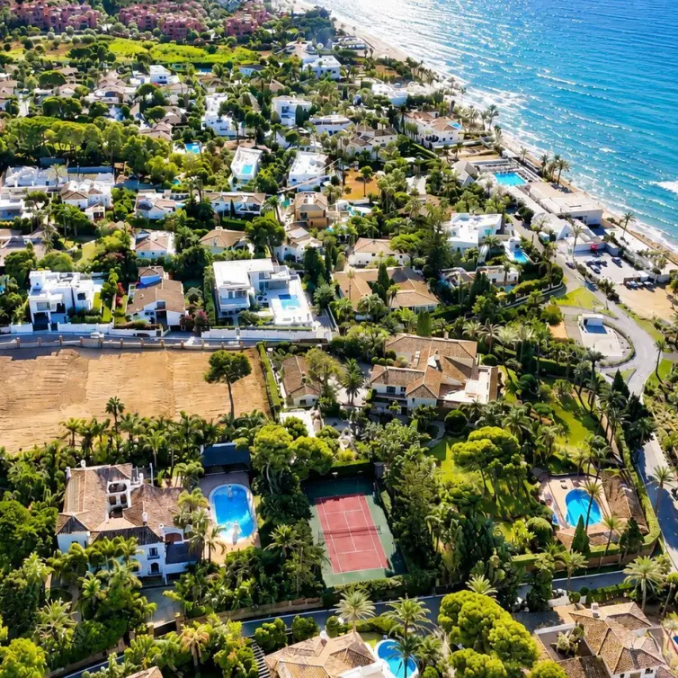 Venta de parcela residencial en Los Monteros