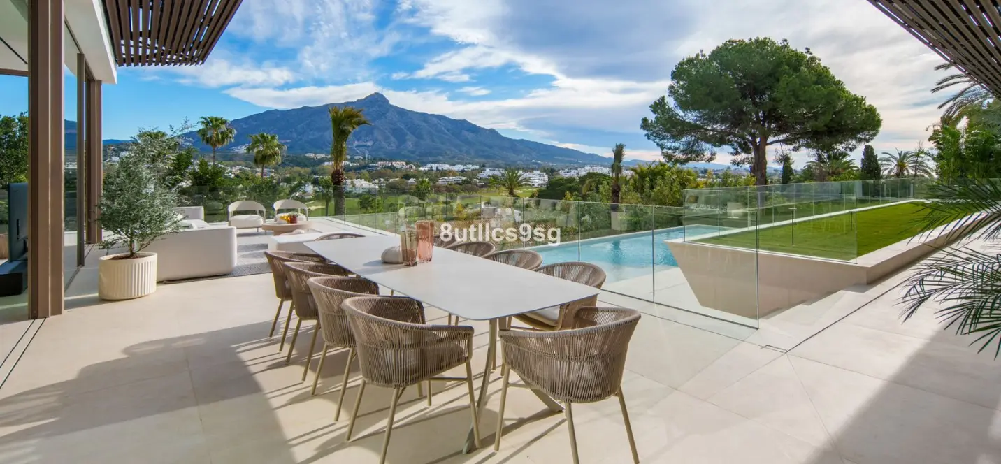 Venta de villa independiente en Nueva Andalucía 0
