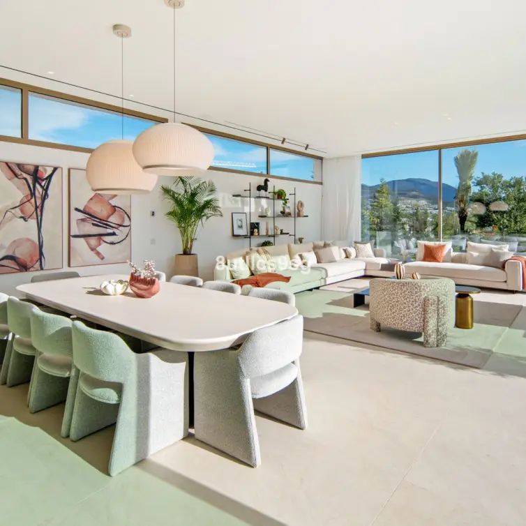 Venta de villa independiente en Nueva Andalucía