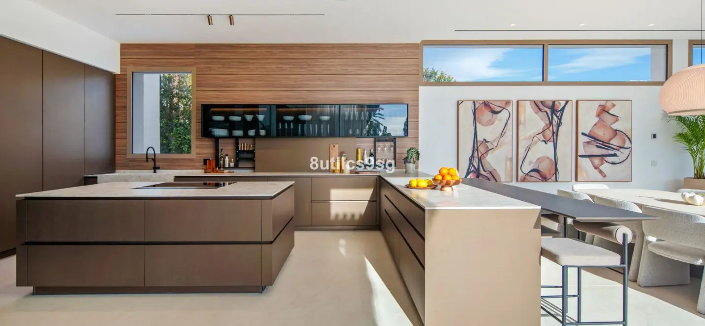 Venta de villa independiente en Nueva Andalucía 4
