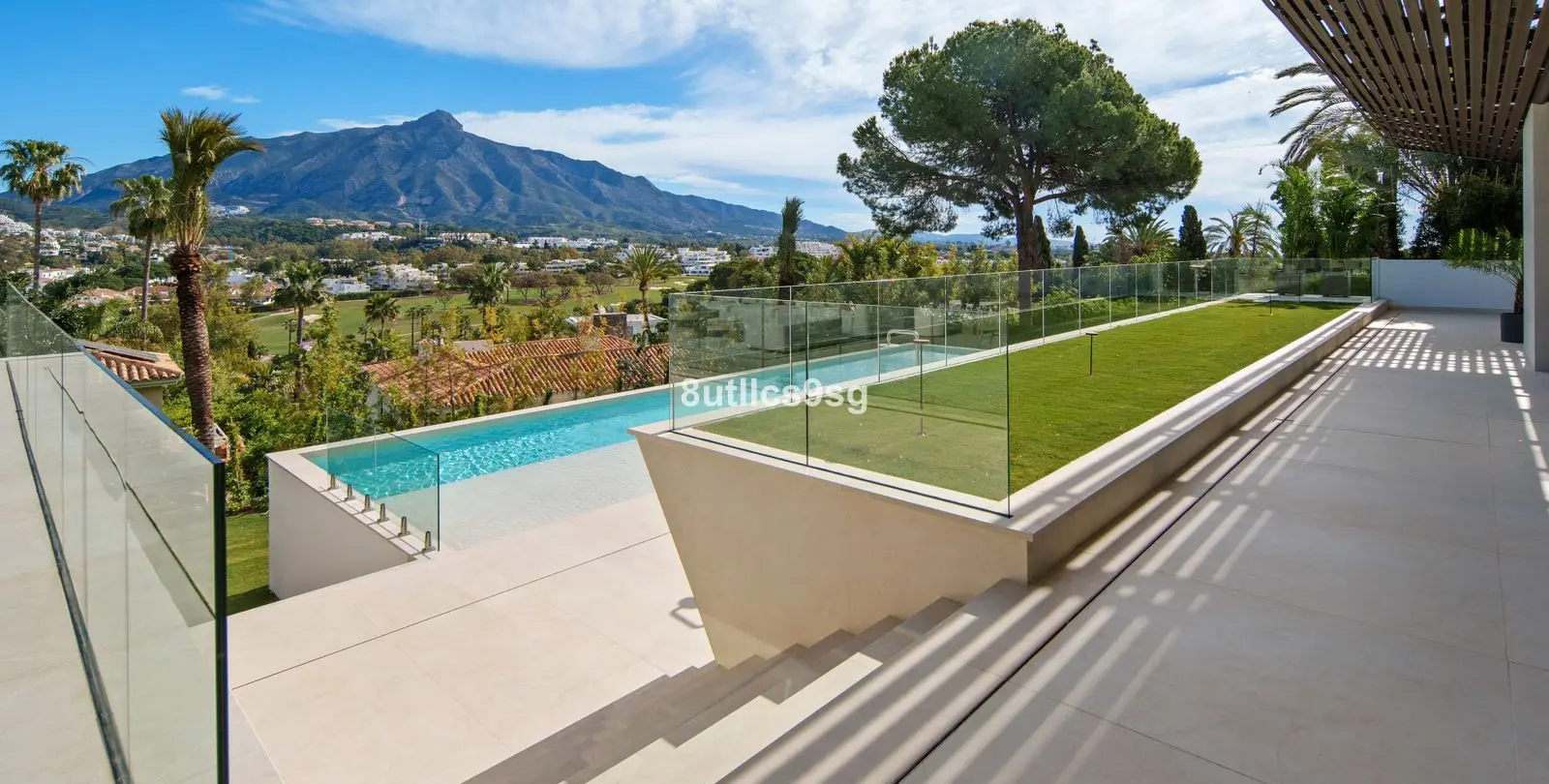 Venta de villa independiente en Nueva Andalucía 22