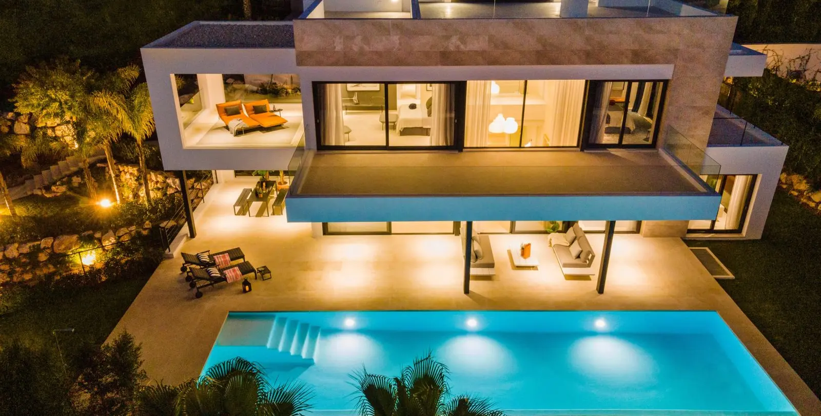 Venta de villa independiente en Nueva Andalucía 3