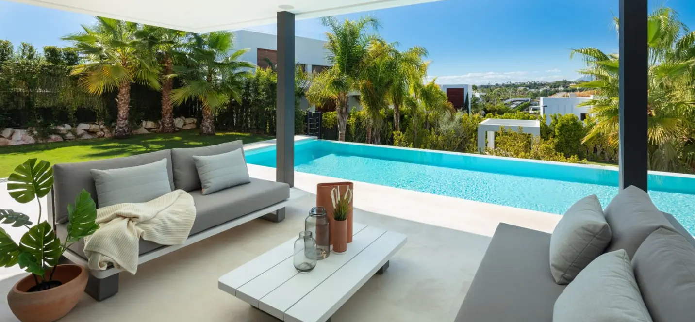 Venta de villa independiente en Nueva Andalucía 3