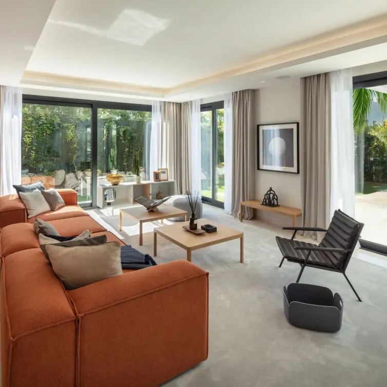 Venta de villa independiente en Nueva Andalucía