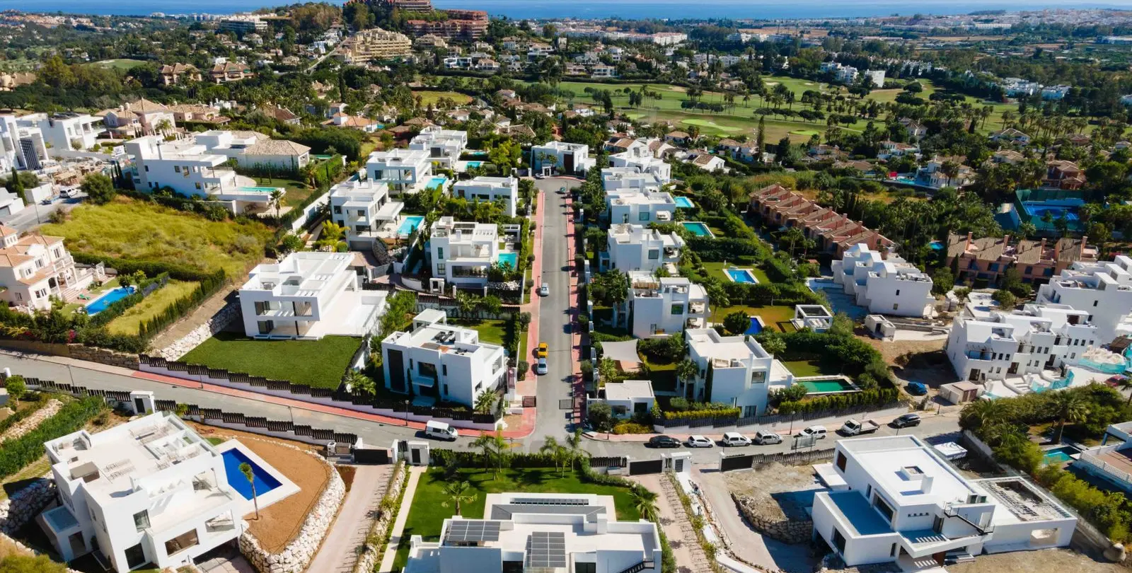 Venta de villa independiente en Nueva Andalucía 41
