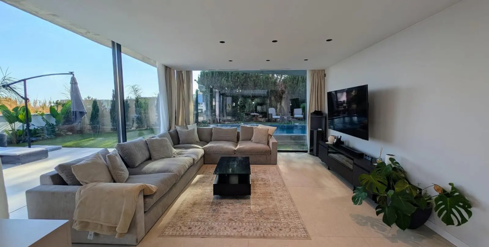 Long-term rent of detached villa in Nueva Andalucía 5