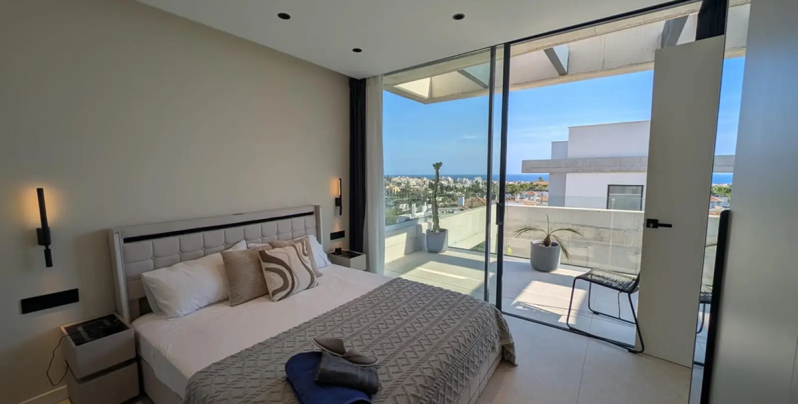 Long-term rent of detached villa in Nueva Andalucía 6
