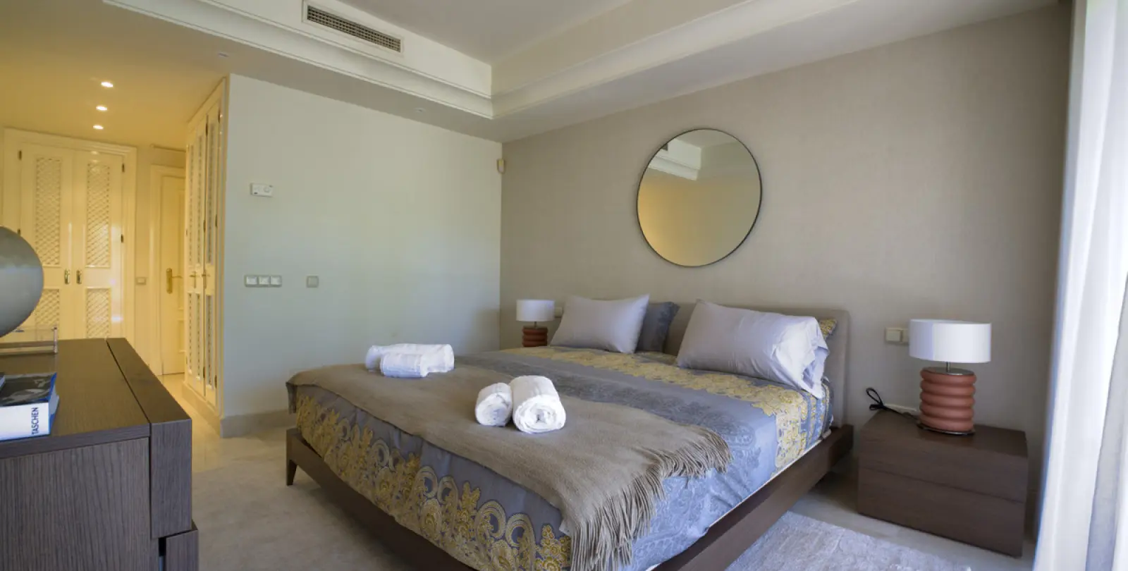 Alquiler a largo plazo de apartamento en planta baja en Nueva Andalucía 13
