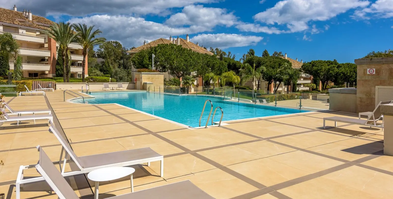 Venta de ático dúplex en The Golden Mile 13