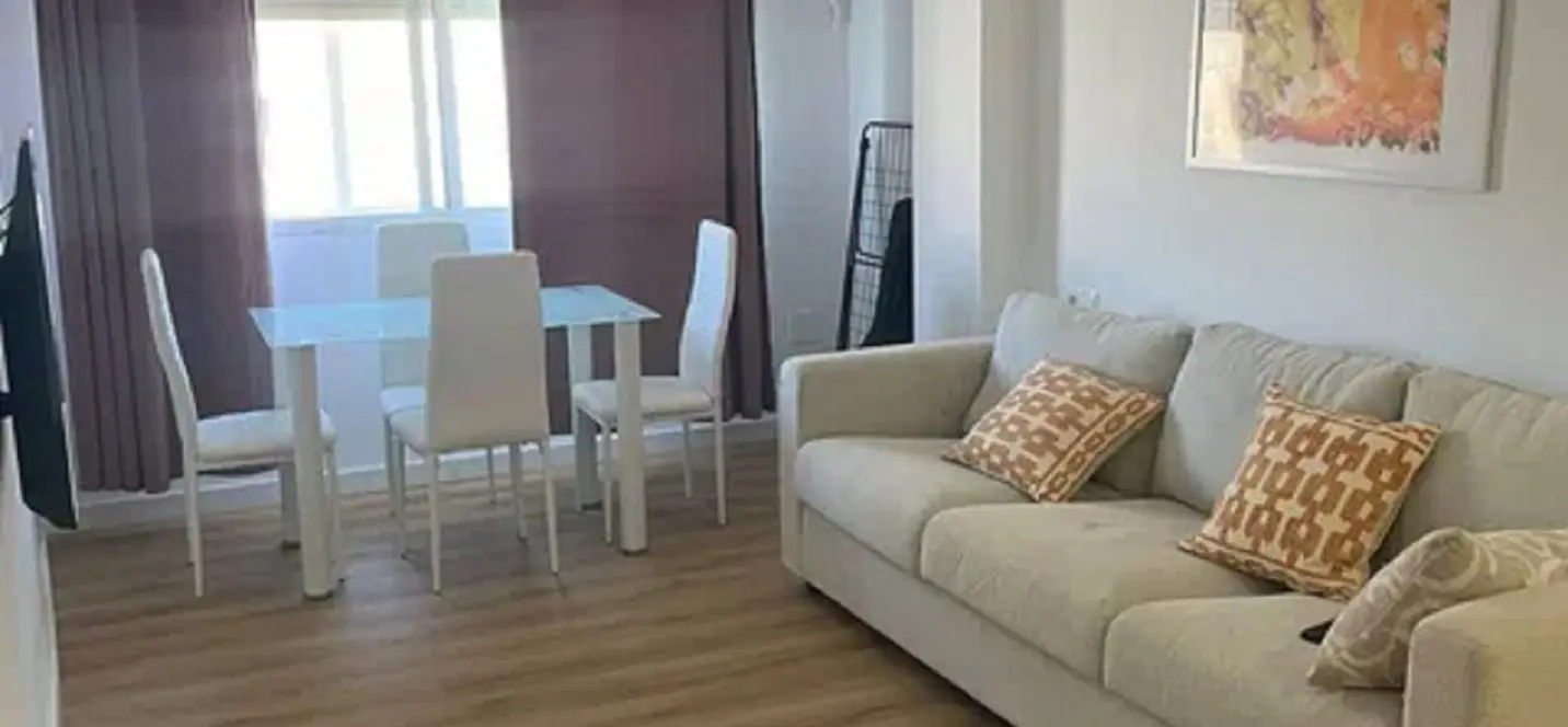 Venta de apartamento en planta media en Málaga Centro 1