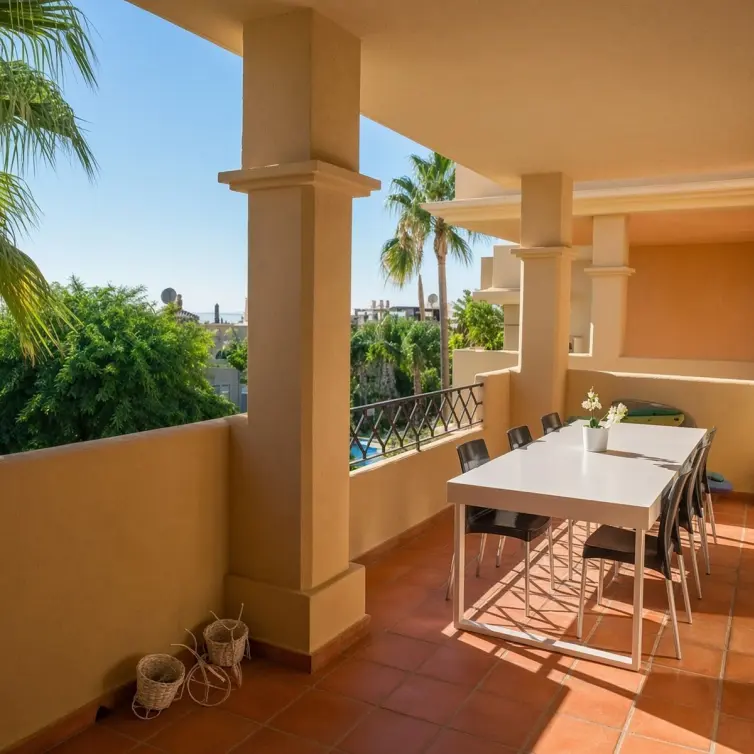 Venta de apartamento en planta media en Bel Air