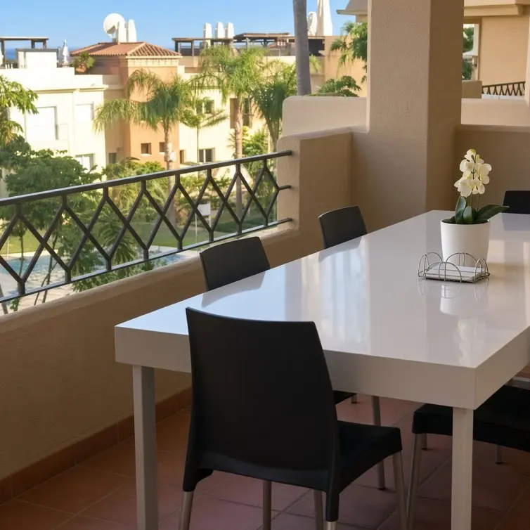 Venta de apartamento en planta media en Bel Air