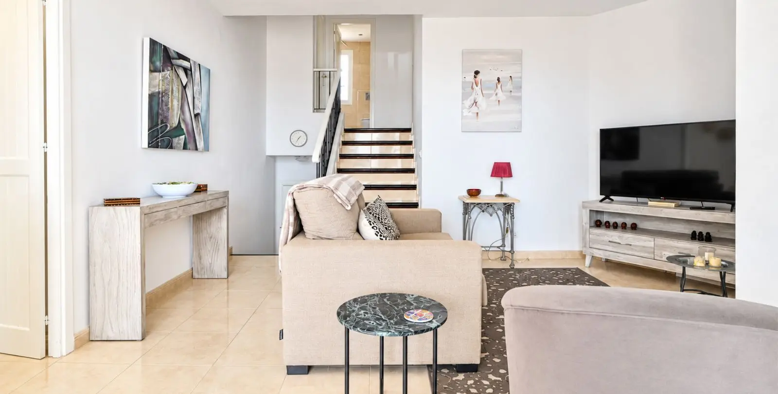 Sale of middle floor apartment in Puerto de Cabopino 2