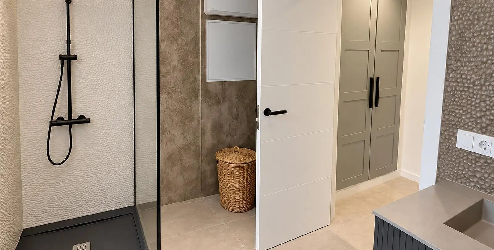 Sale of penthouse in Riviera del Sol 14