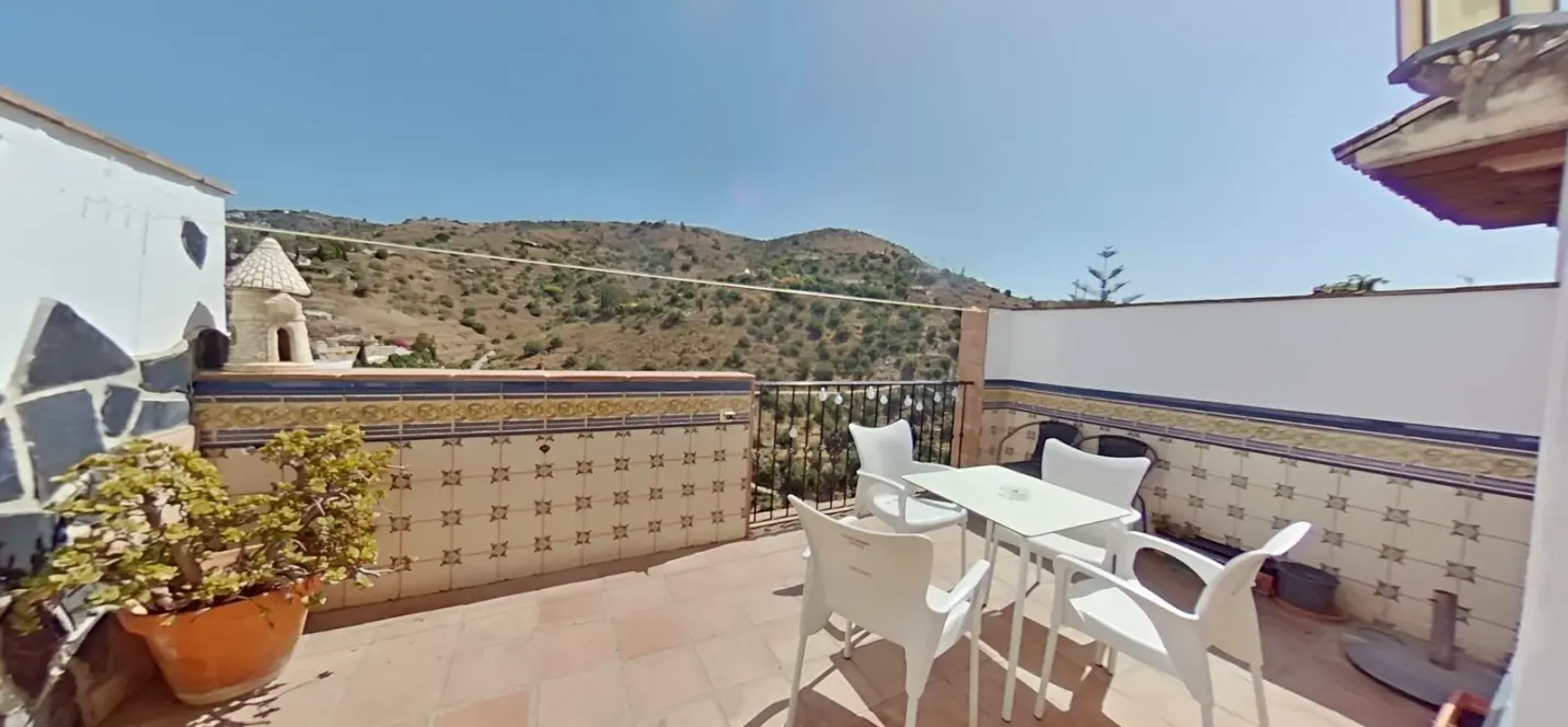 Sale of hotel in Torrox 3