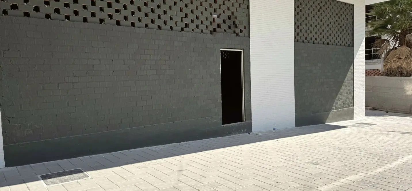 Venta de local comercial en Nueva Andalucía 1