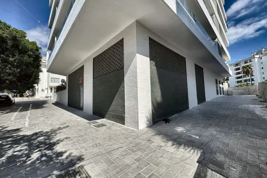 Image 4 thumb