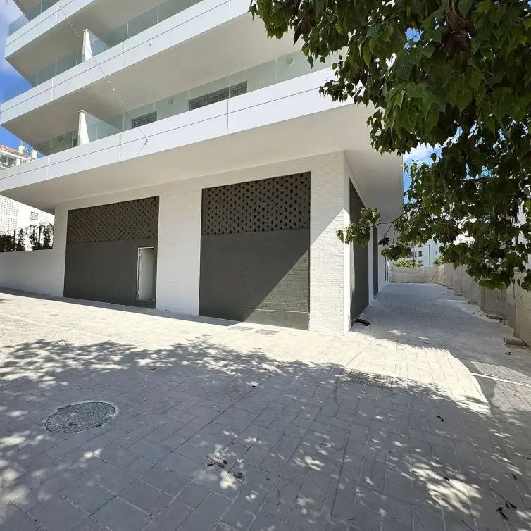 Alquiler a largo plazo de local comercial en Nueva Andalucía