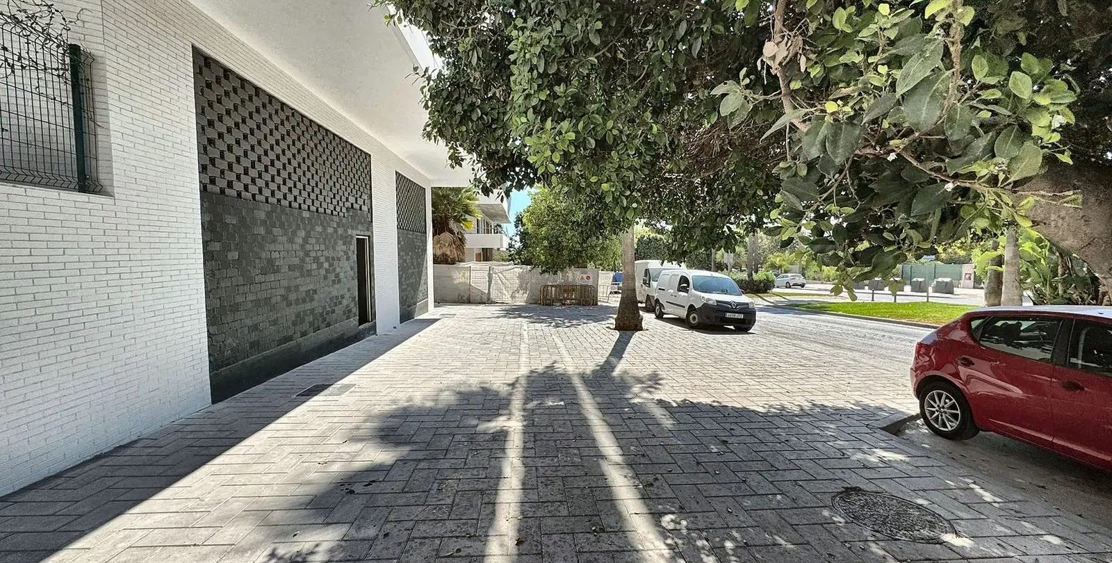 Sale of commercial premises in Nueva Andalucía 10