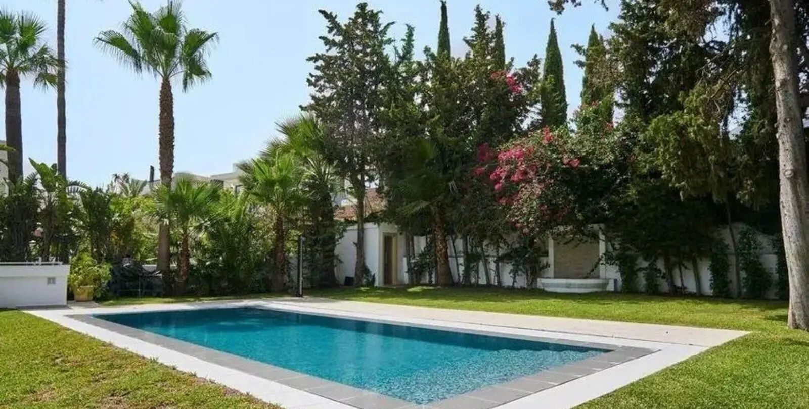 Sale of detached villa in Nagüeles 6