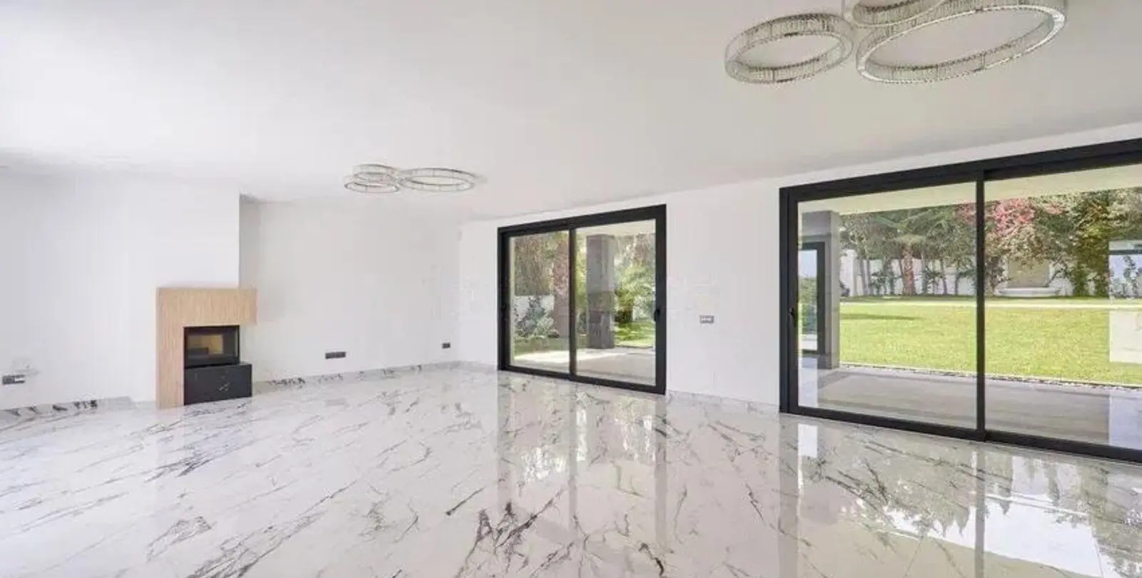 Sale of detached villa in Nagüeles 7