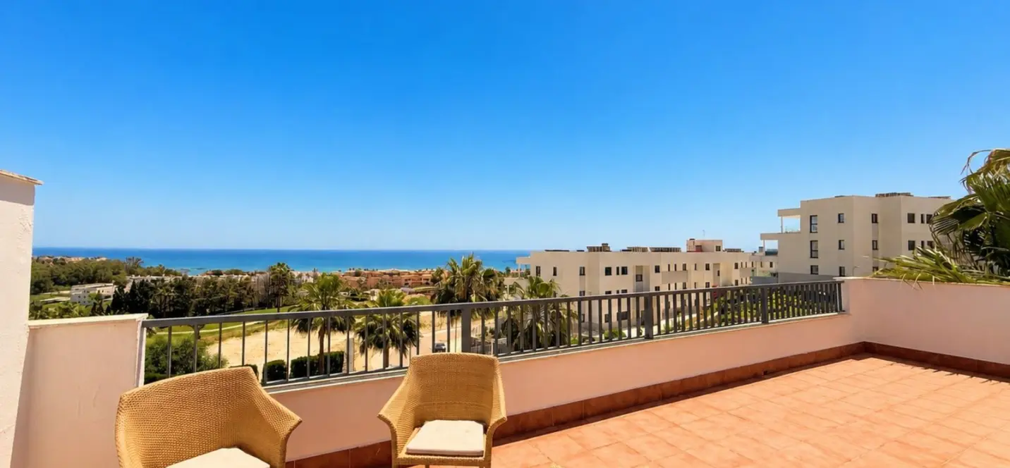 Sale of middle floor apartment in Doña Julia 0