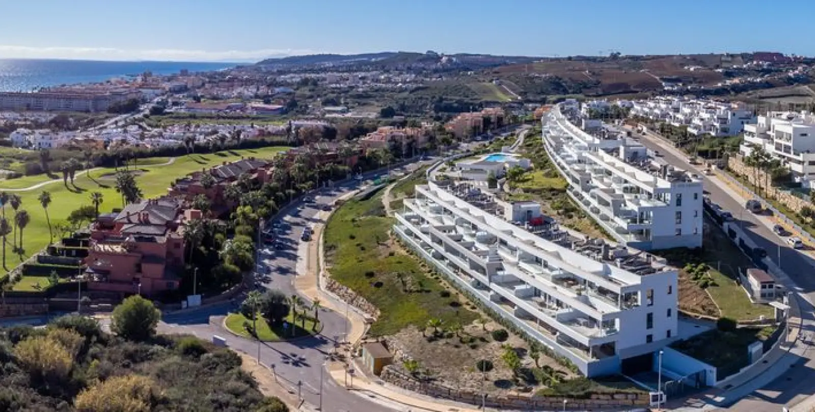 Venta de apartamento en planta media en Doña Julia 3