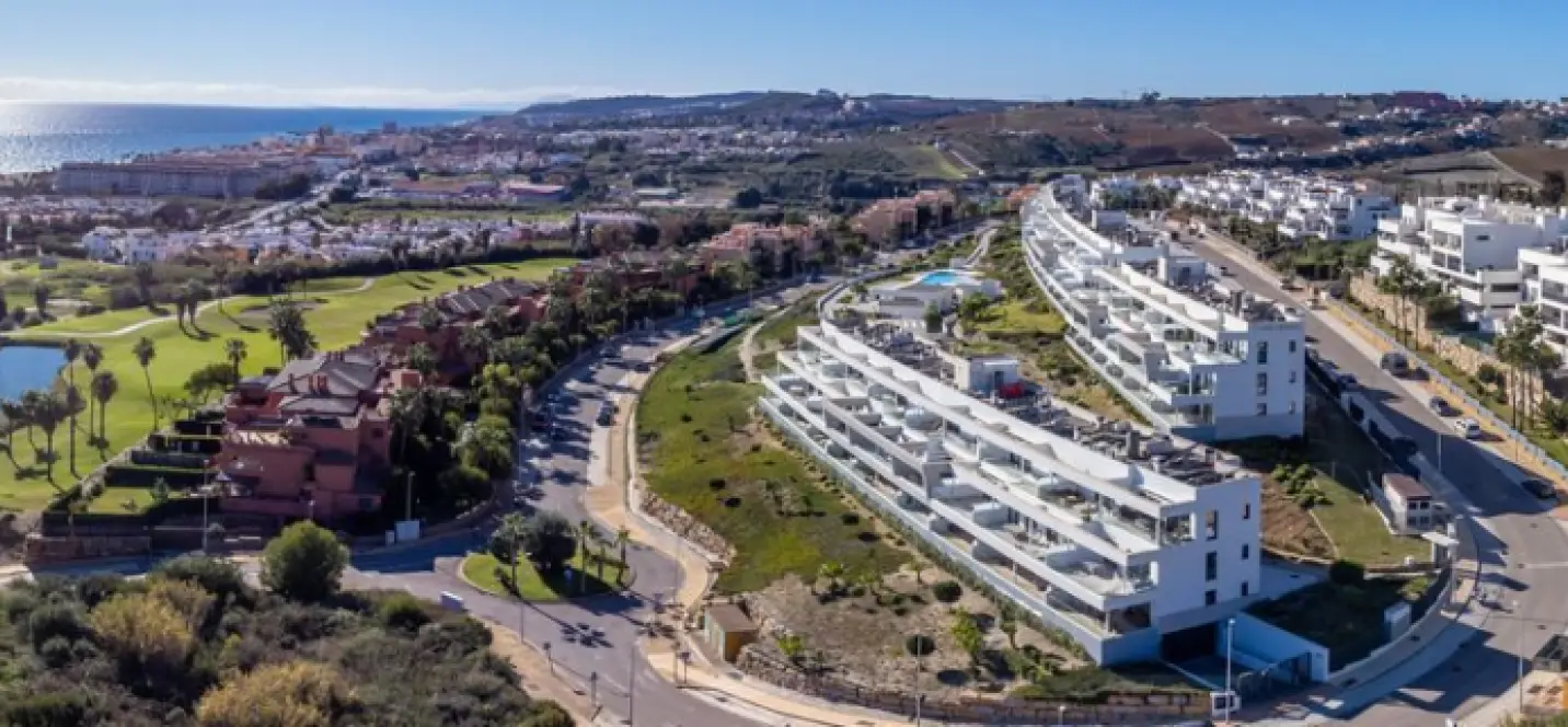 Sale of middle floor apartment in Doña Julia 2