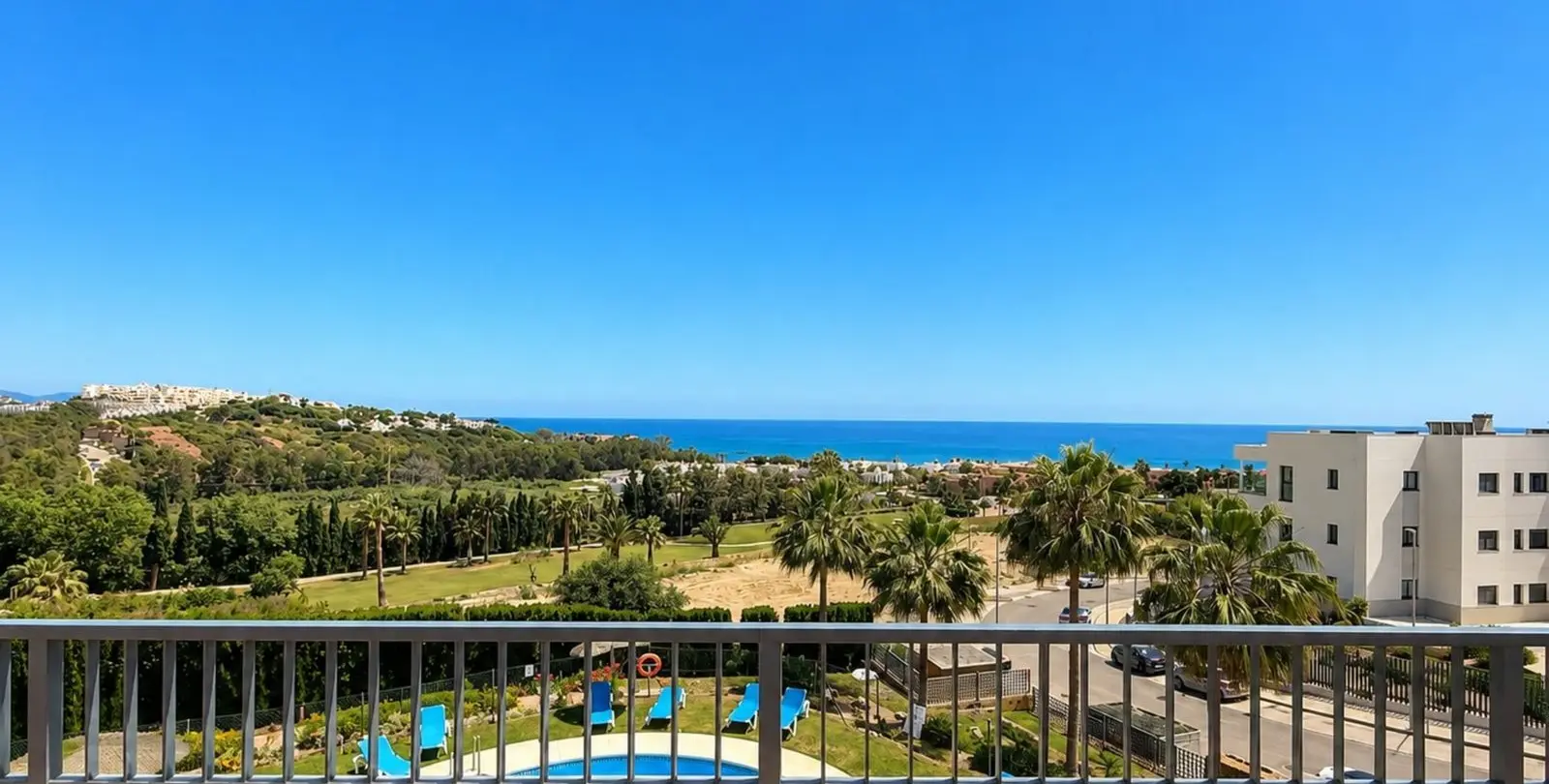 Venta de apartamento en planta media en Doña Julia 4