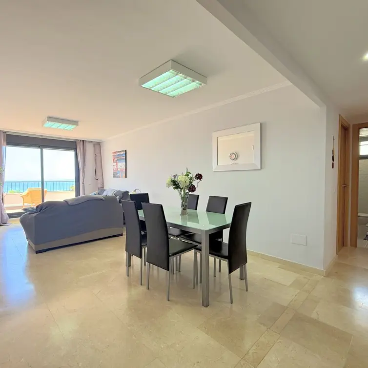 Sale of middle floor apartment in Doña Julia