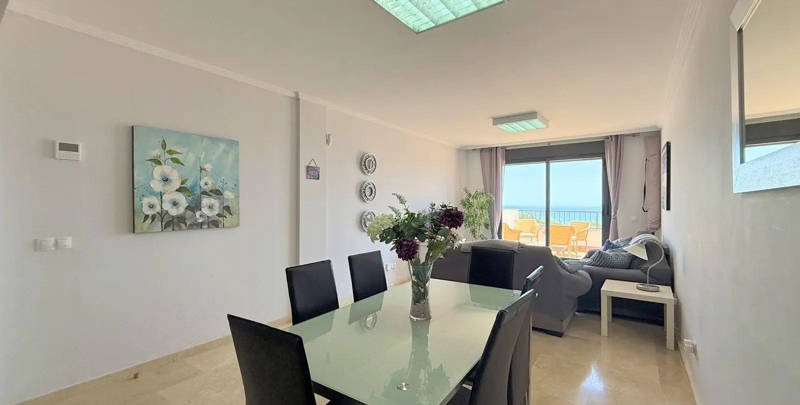 Venta de apartamento en planta media en Doña Julia 6