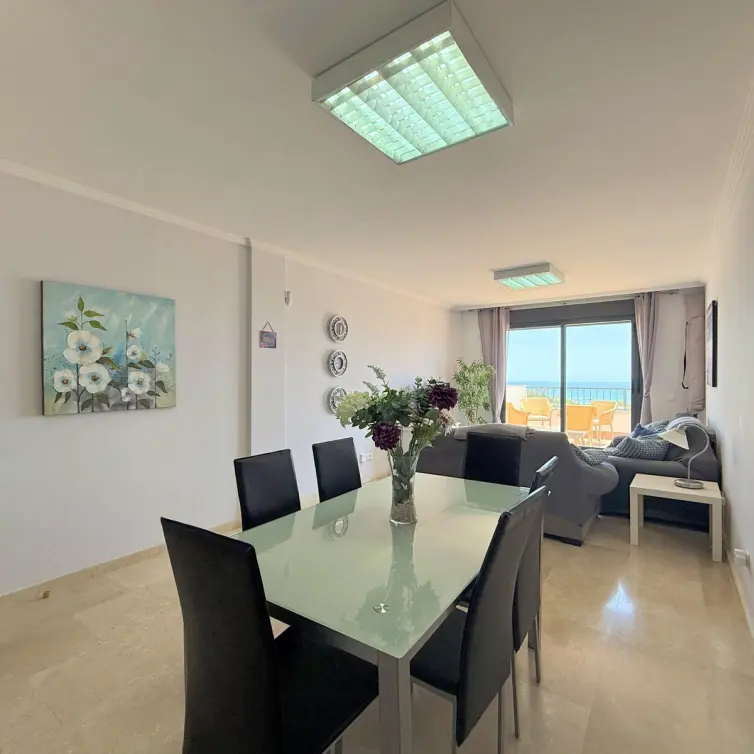 Sale of middle floor apartment in Doña Julia