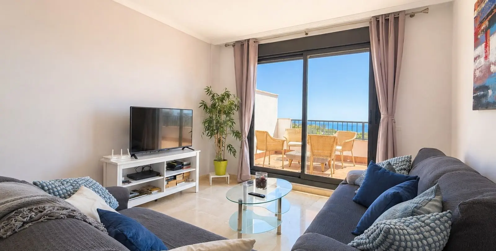 Venta de apartamento en planta media en Doña Julia 7