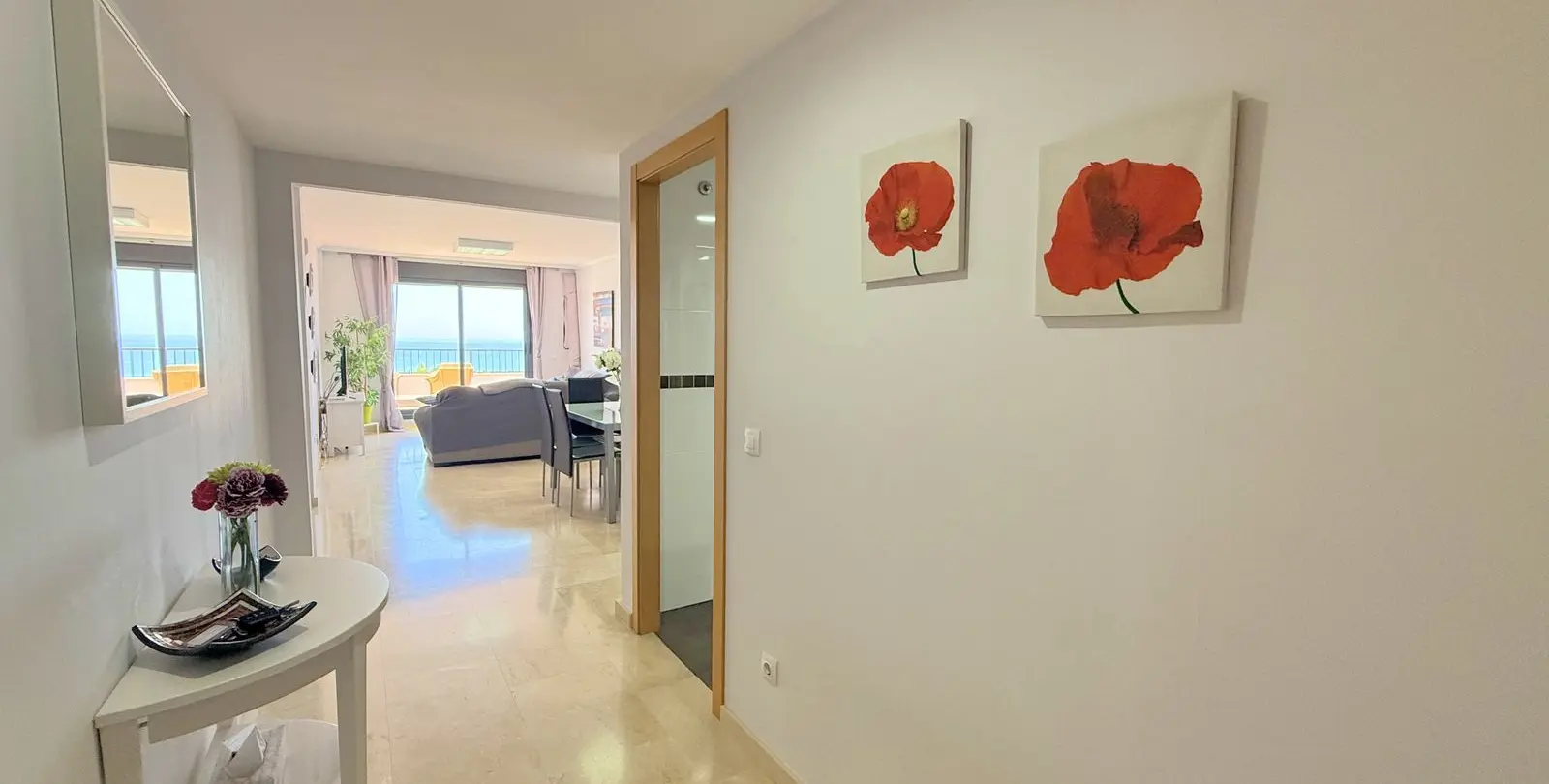 Venta de apartamento en planta media en Doña Julia 9