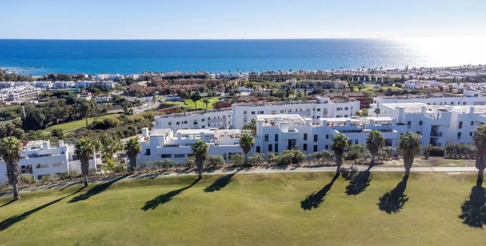 Venta de apartamento en planta media en Doña Julia 18