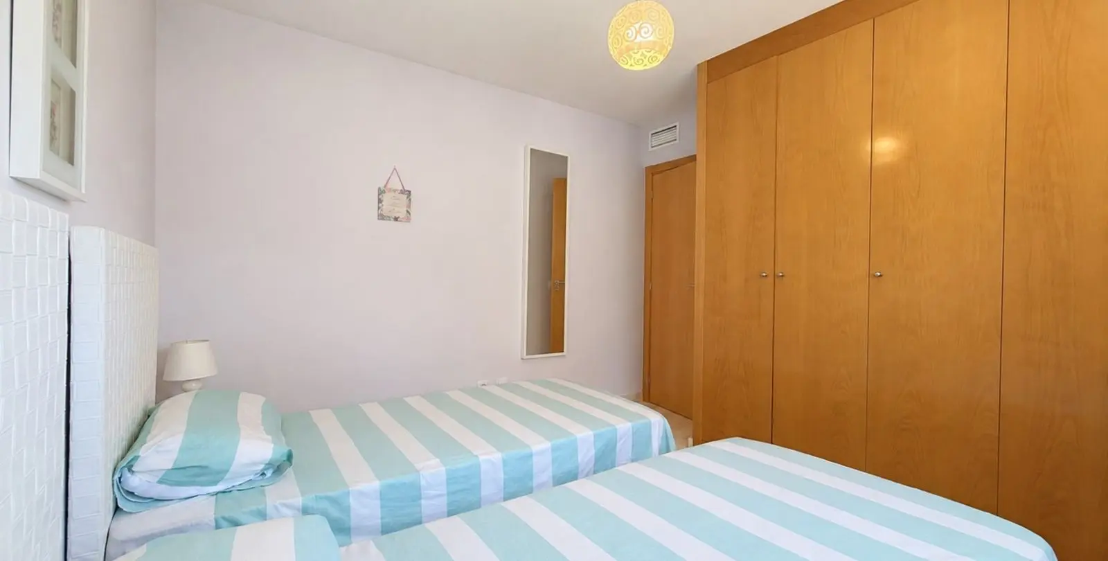 Venta de apartamento en planta media en Doña Julia 23