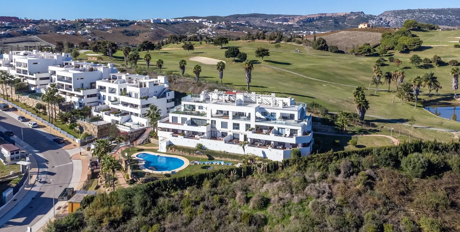Venta de apartamento en planta media en Doña Julia 27