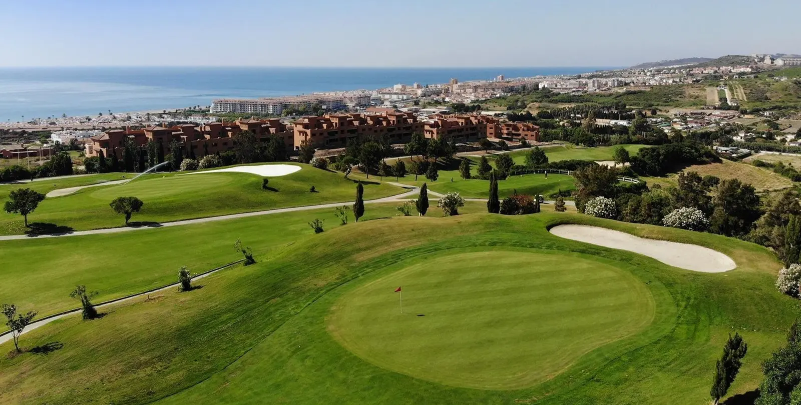 Venta de apartamento en planta media en Doña Julia 33