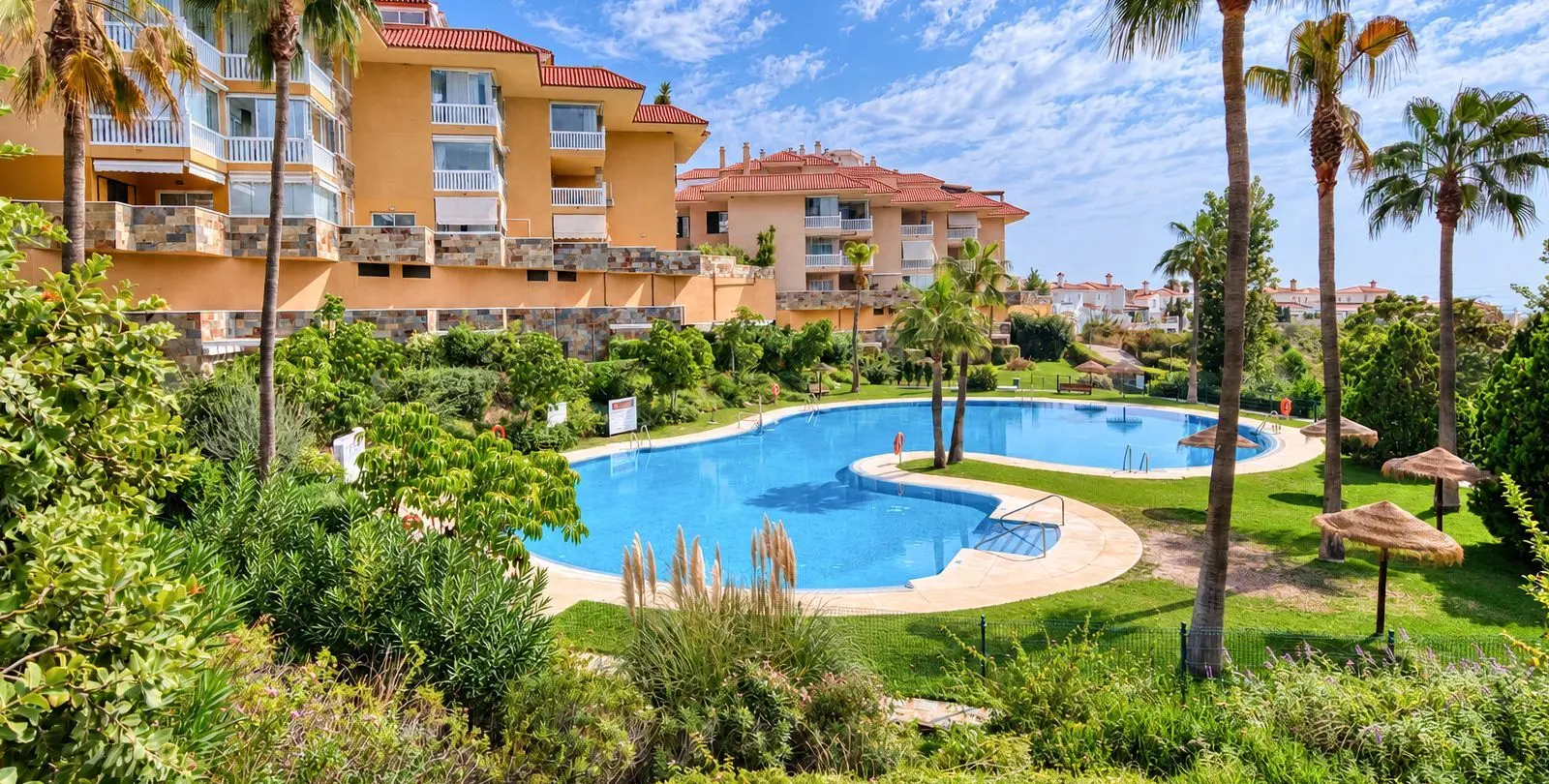 Продажа апартаментов на среднем этаже в Fuengirola 1