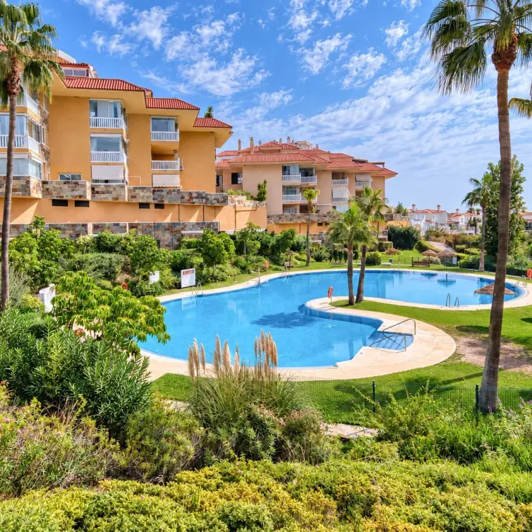 Venta de apartamento en planta media en Fuengirola