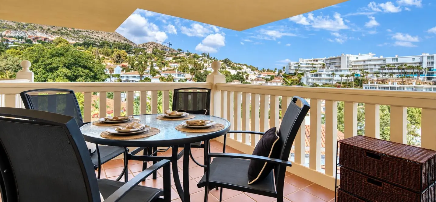 Venta de apartamento en planta media en Fuengirola 2