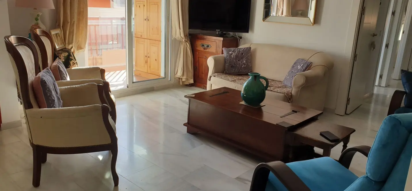 Venta de apartamento en planta media en Fuengirola 1