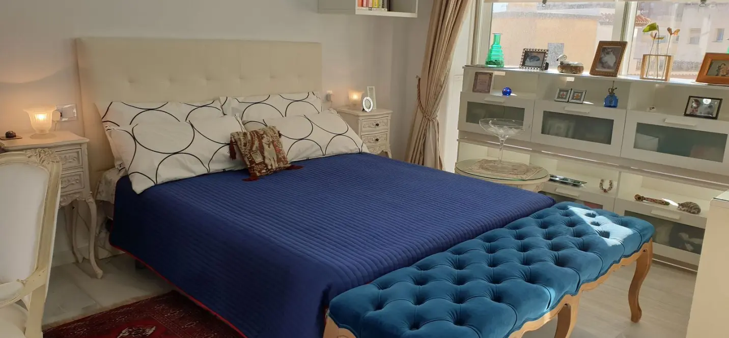 Venta de apartamento en planta media en Fuengirola 2