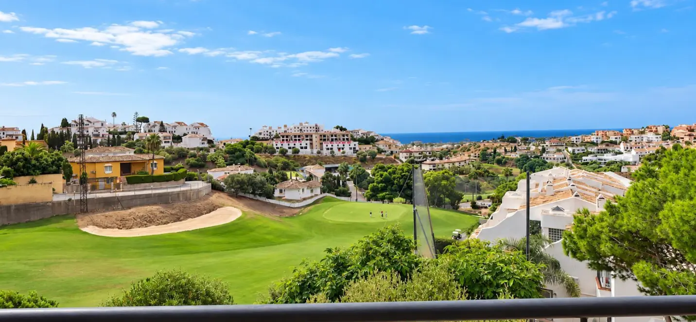 Продажа апартаментов на среднем этаже в Miraflores 0