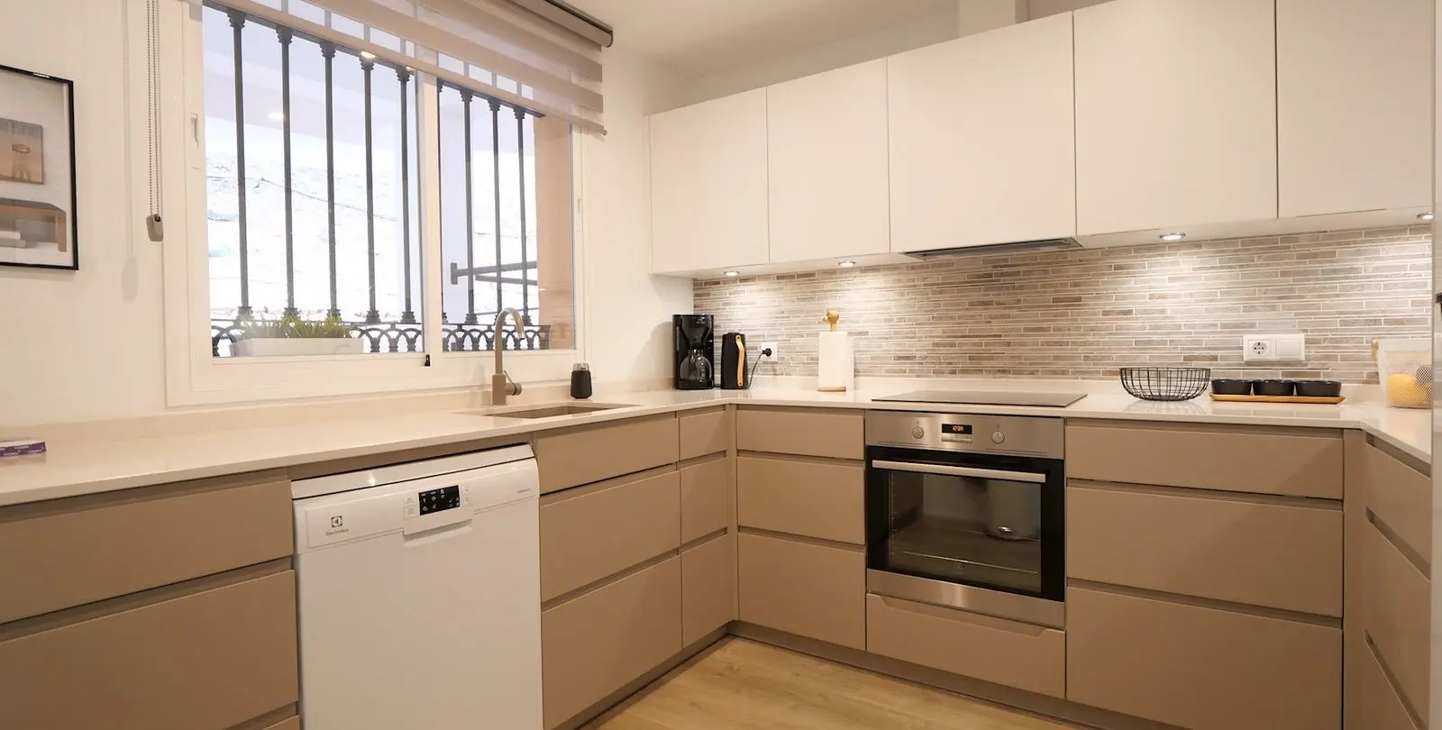 Sale of middle floor apartment in Miraflores 5
