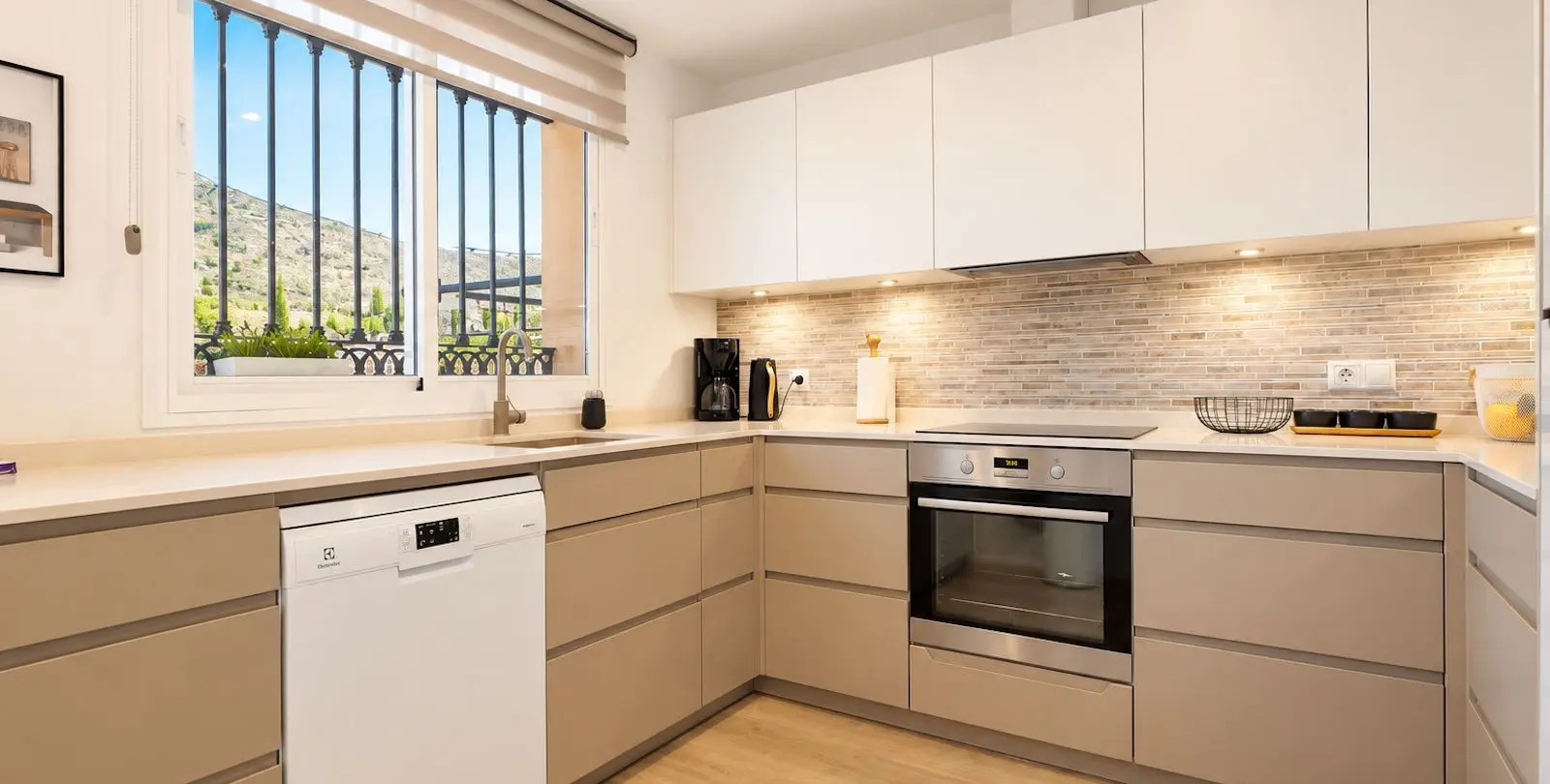 Sale of middle floor apartment in Miraflores 18