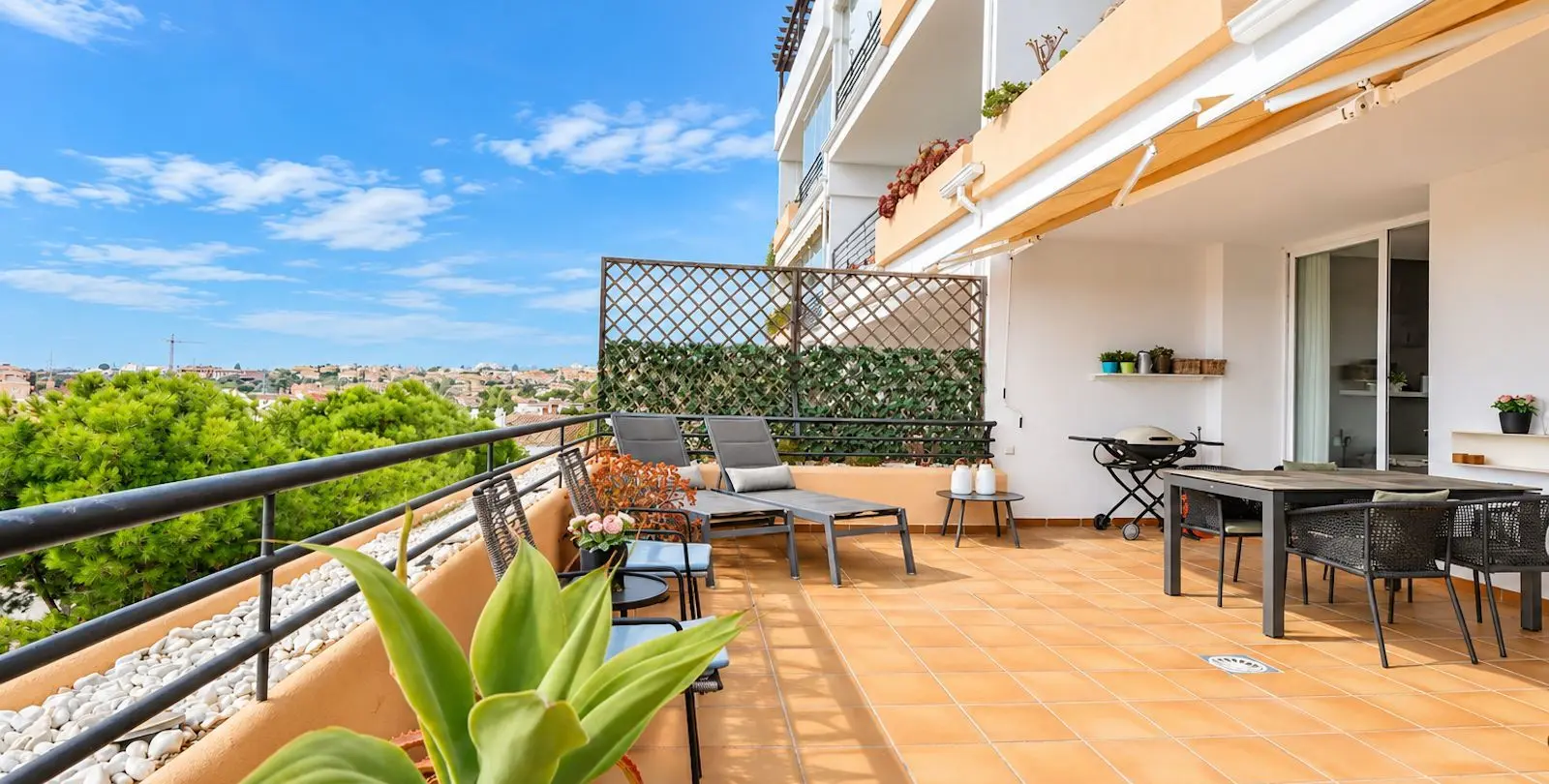 Sale of middle floor apartment in Miraflores 19