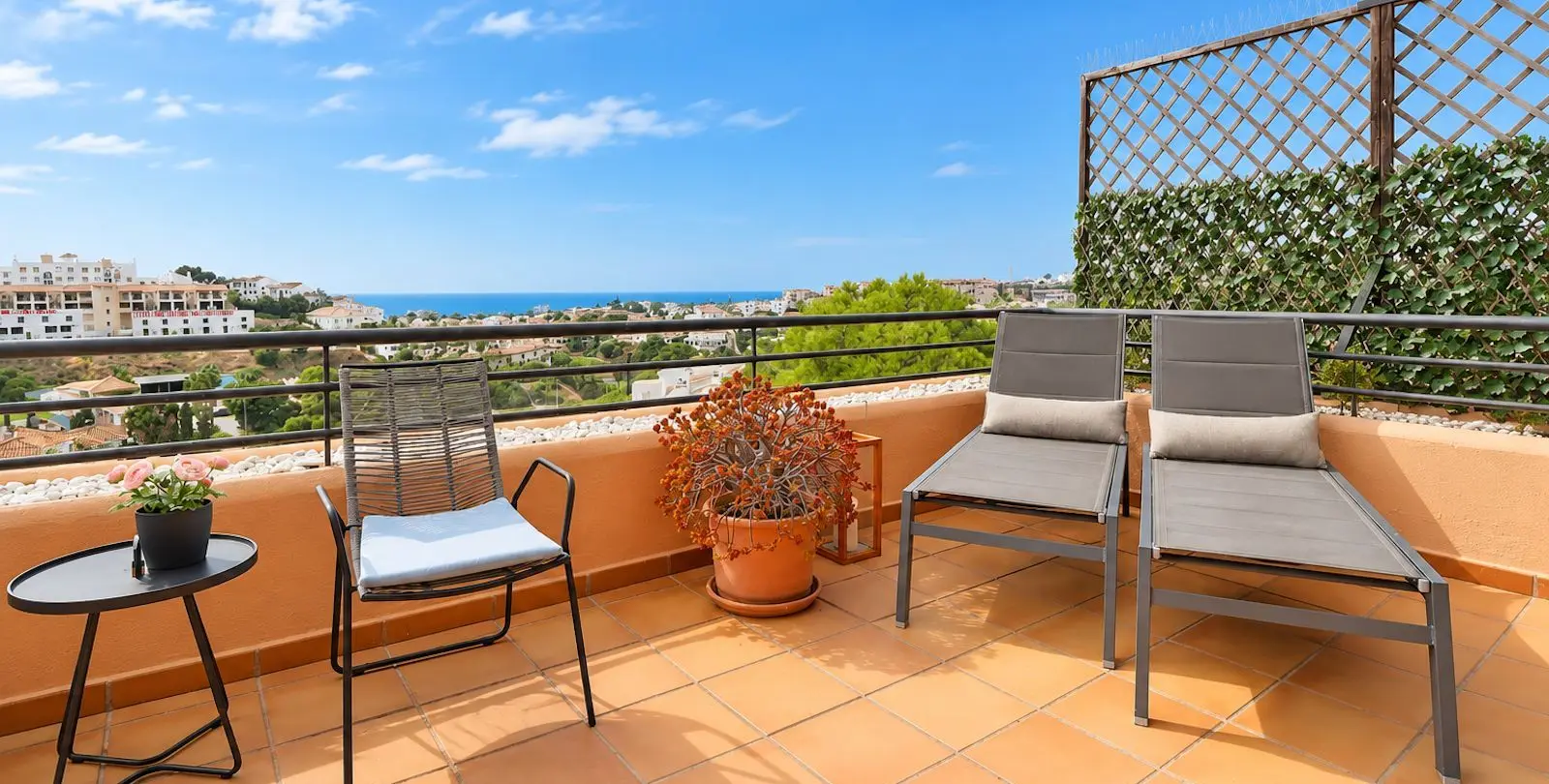 Sale of middle floor apartment in Miraflores 21