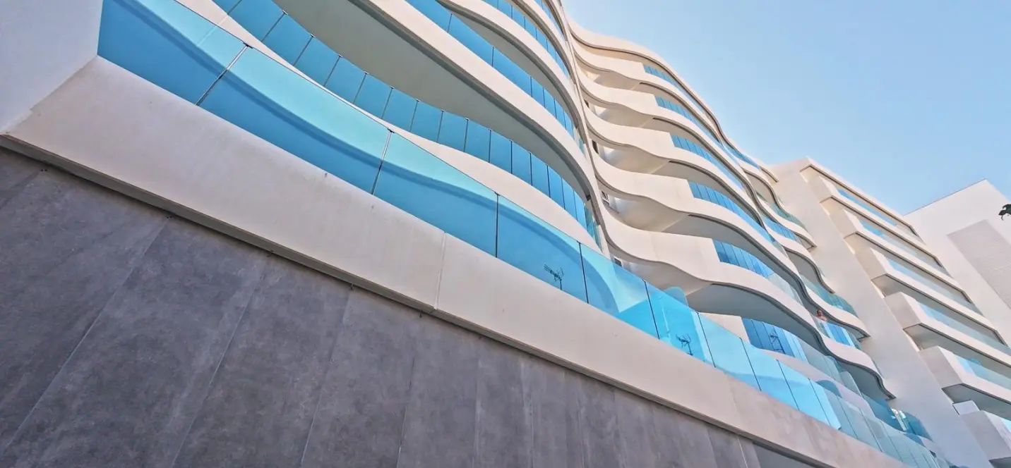 Sale of middle floor apartment in Fuengirola 0